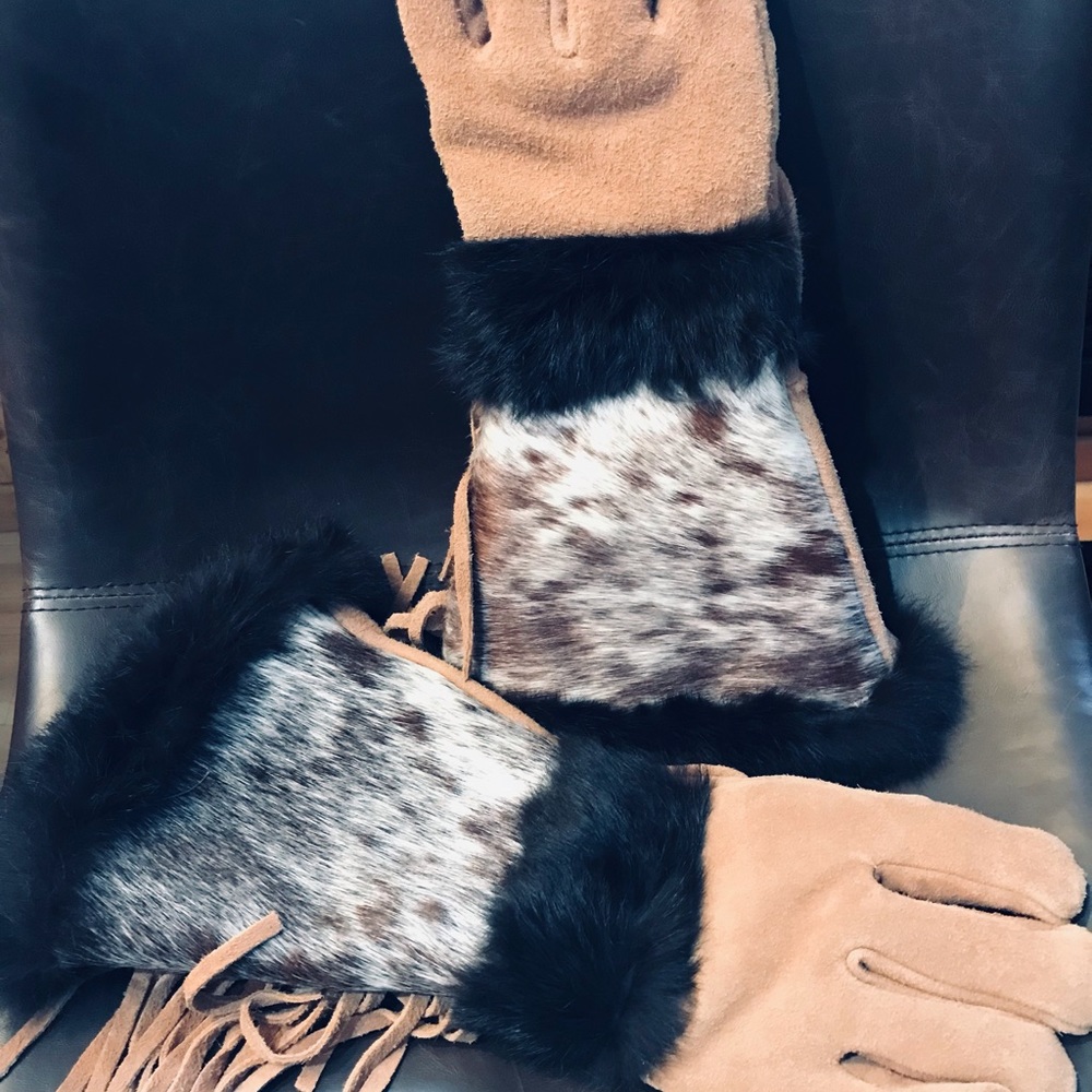 Beautiful Astis Mittens